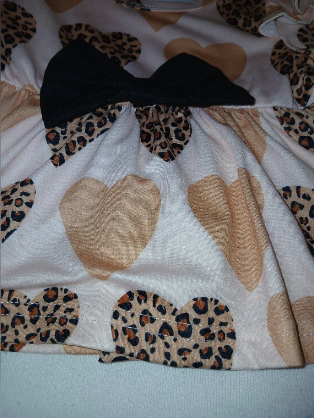 NWT Infant's Hearts & Leopard Bow Two-Piece Outfit, Cream and Black.